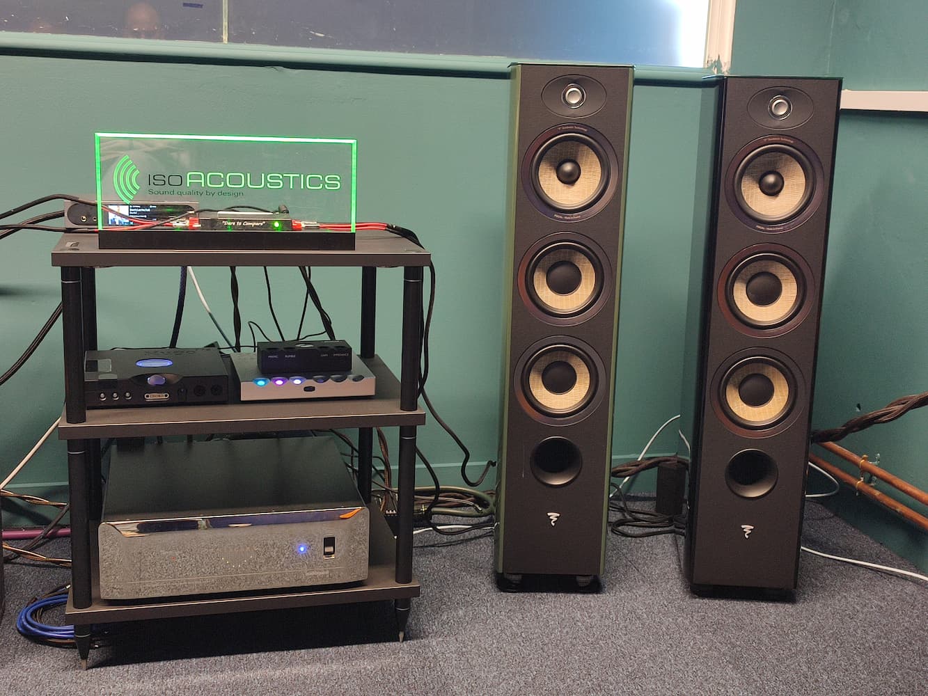 IsoAcoustics comparator unit used to switch between GAIA Neo and original GAIA during listening test